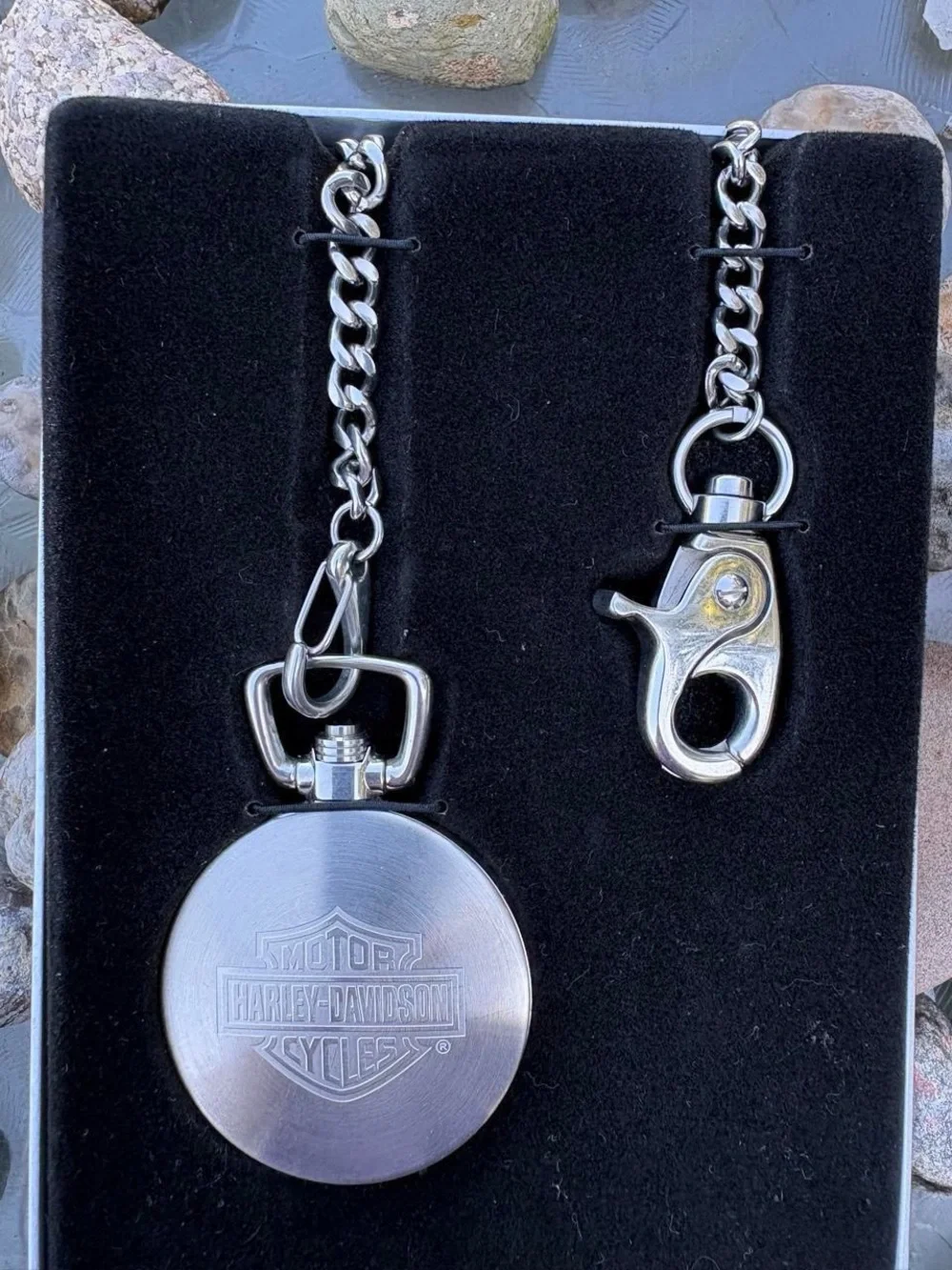 Harley-Davidson Bulova Pocket Watch & Silver Anniversary Emblem Pin riding bell
